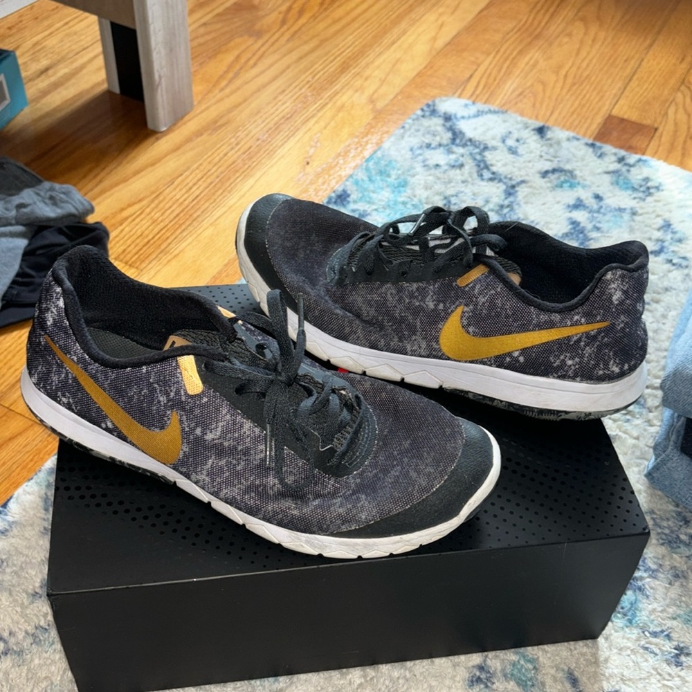 Woman’s Nike sneakers